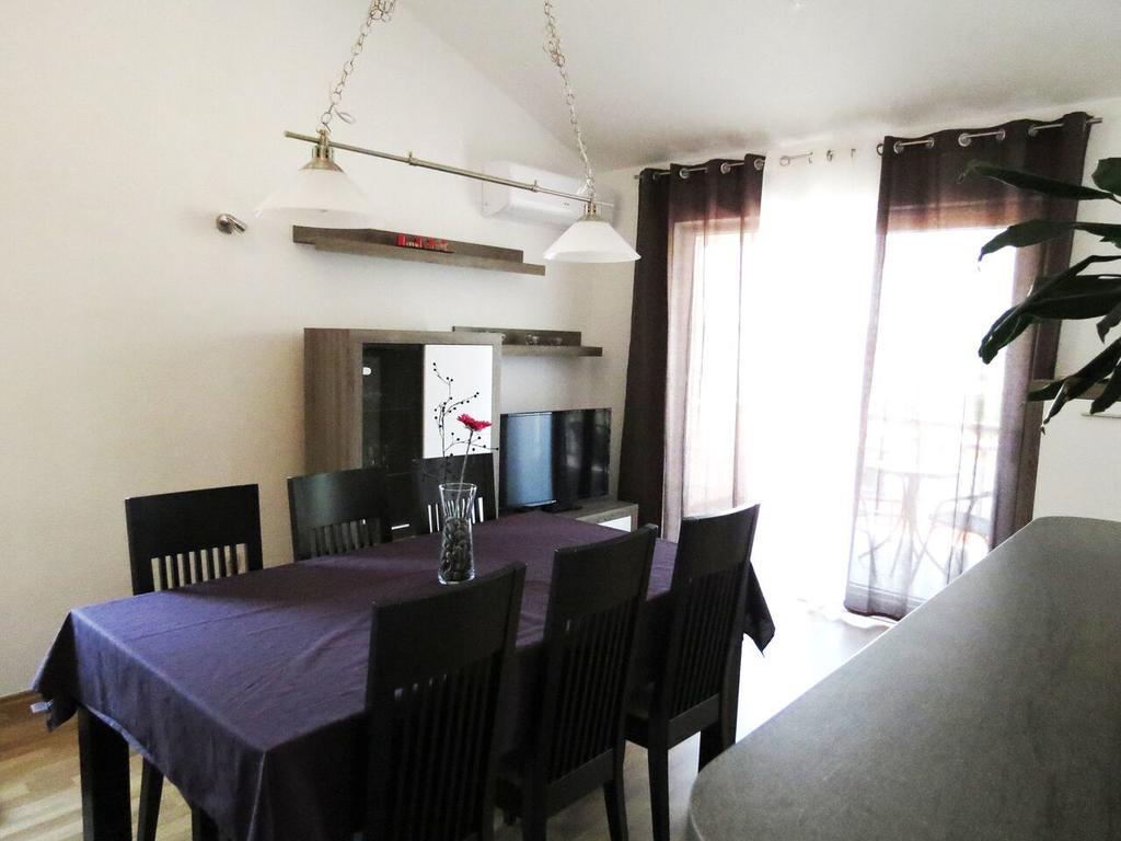 Apartments Ljubicic Podstrana Bilik gambar