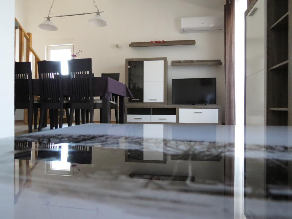 Apartments Ljubicic Podstrana Bilik gambar