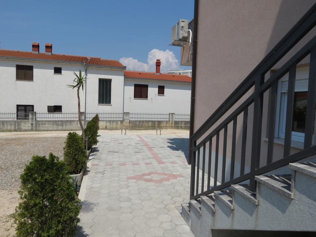 Apartments Ljubicic Podstrana Luaran gambar